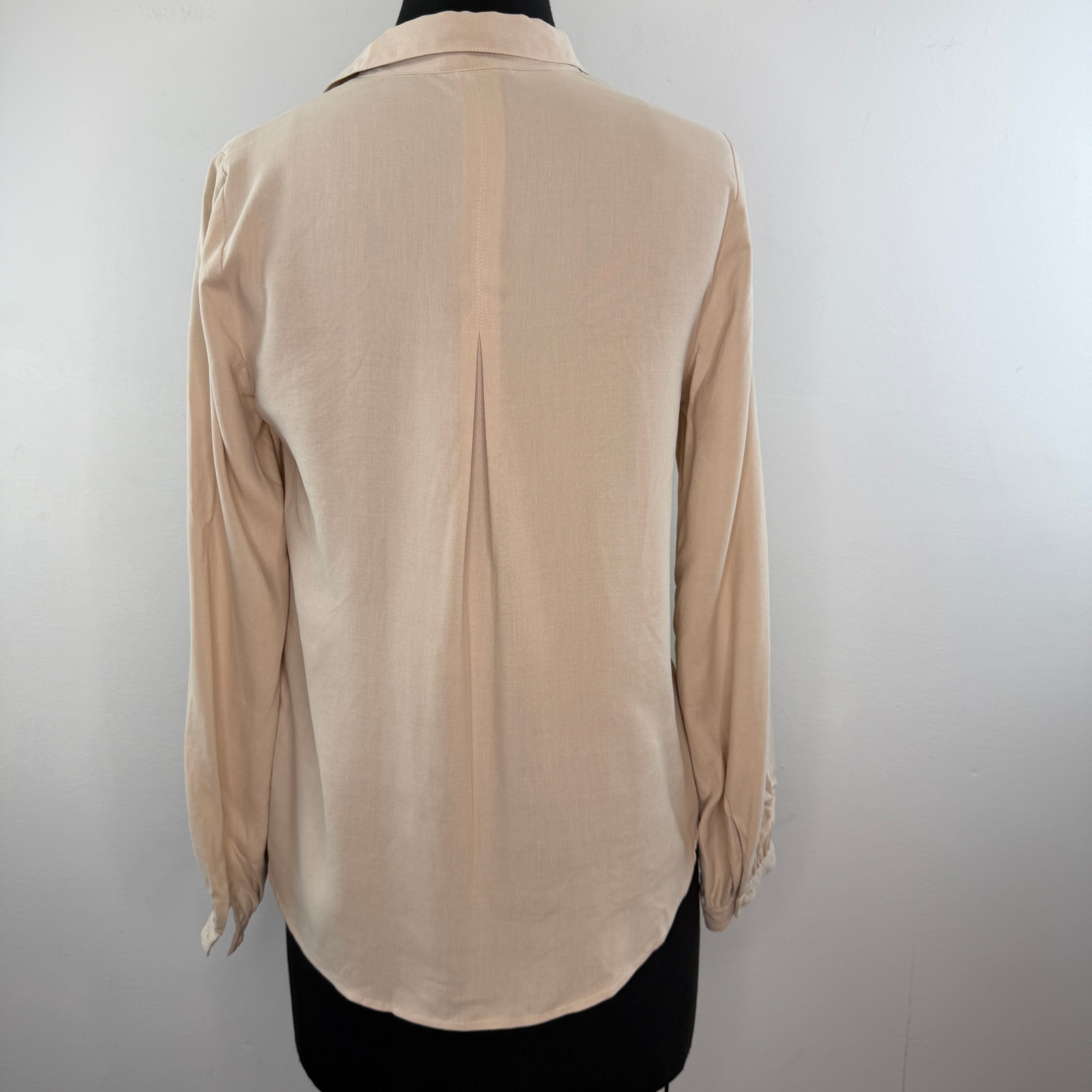 Poetry Beige Shirt Silk Collared Long Sleeve Curved Hem Classic Button-Up Size 2 — image 3 of 5